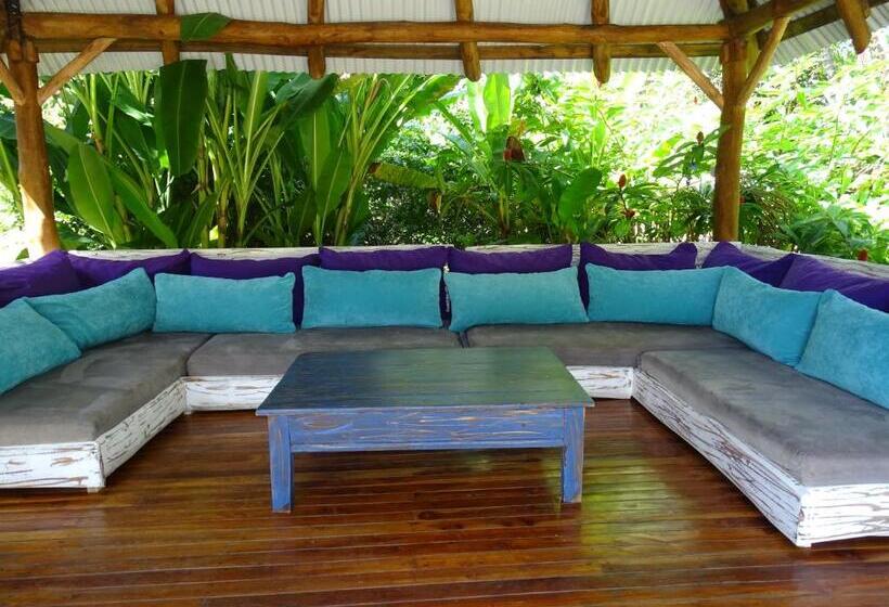 צימר Indigo Yoga Surf Resort