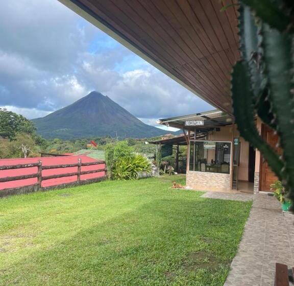 تختخواب و صبحانه Los Tucanes Lodging