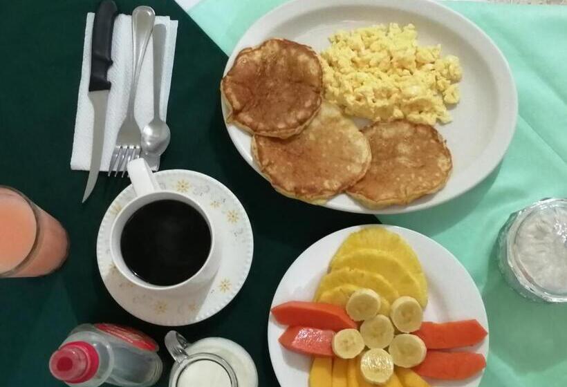تختخواب و صبحانه Monte Los Lirios Lodge