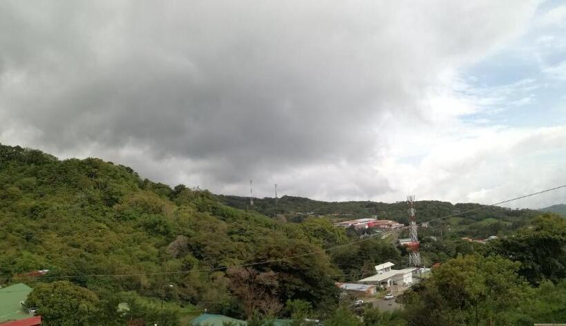 تختخواب و صبحانه Monte Los Lirios Lodge