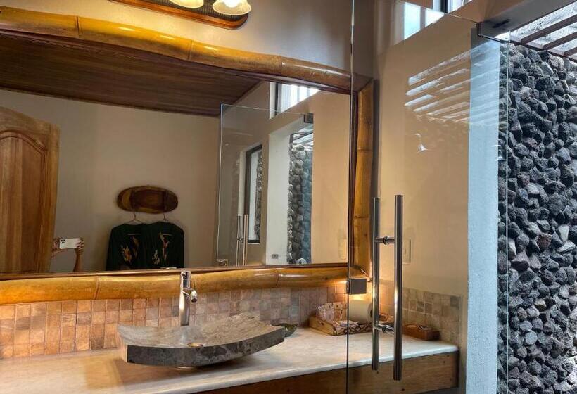 فندق Lost Iguana Resort And Spa