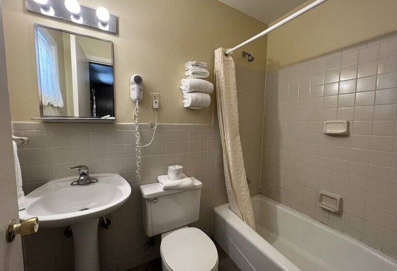 호텔 Relax Inn In Natural Bridge