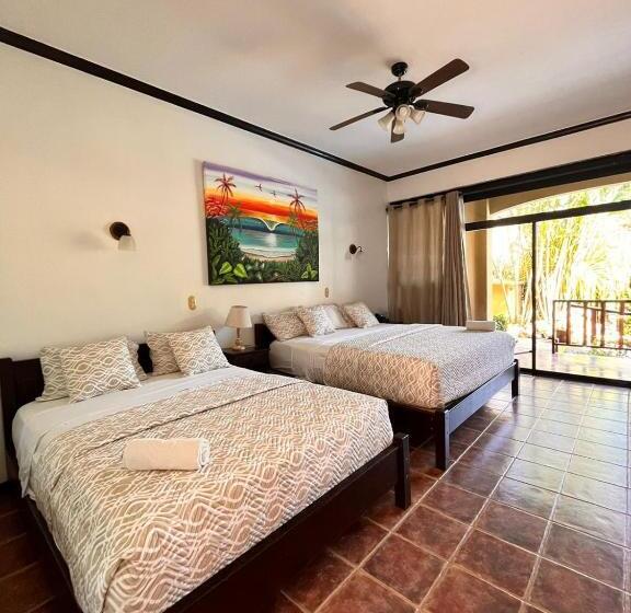 فندق The Backyard Beachfront