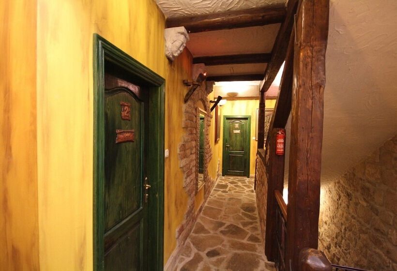 בית מלון כפרי Xiv Century Rooms