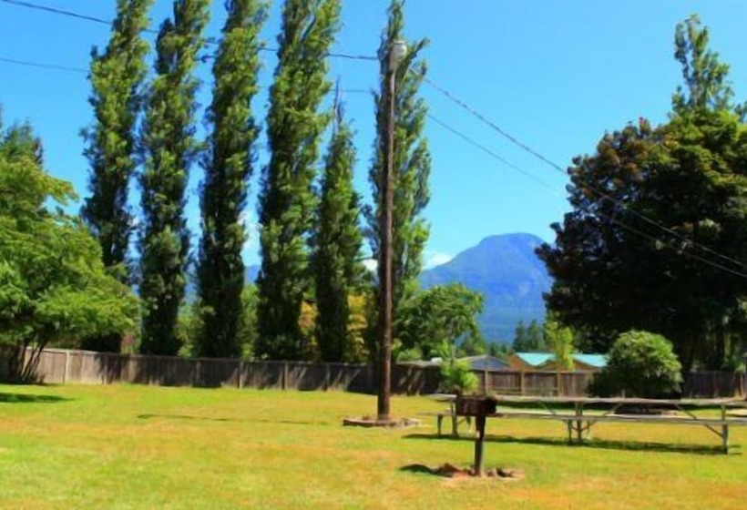 Stevens Pass Motel