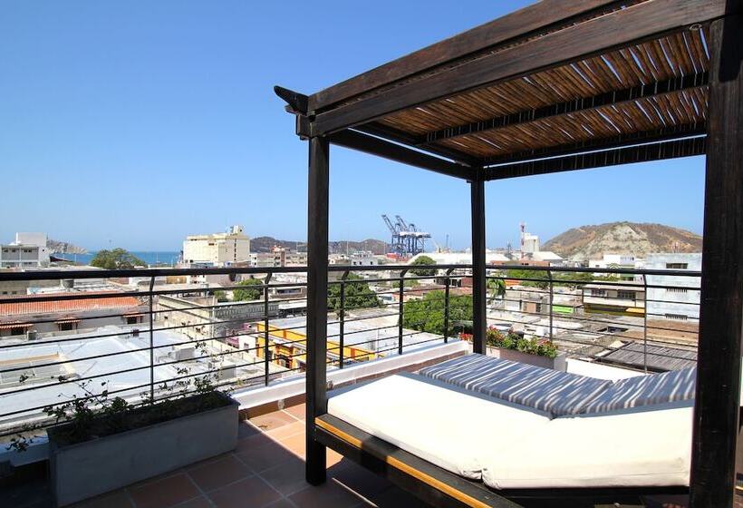 هتل Boutique Casa Carolina