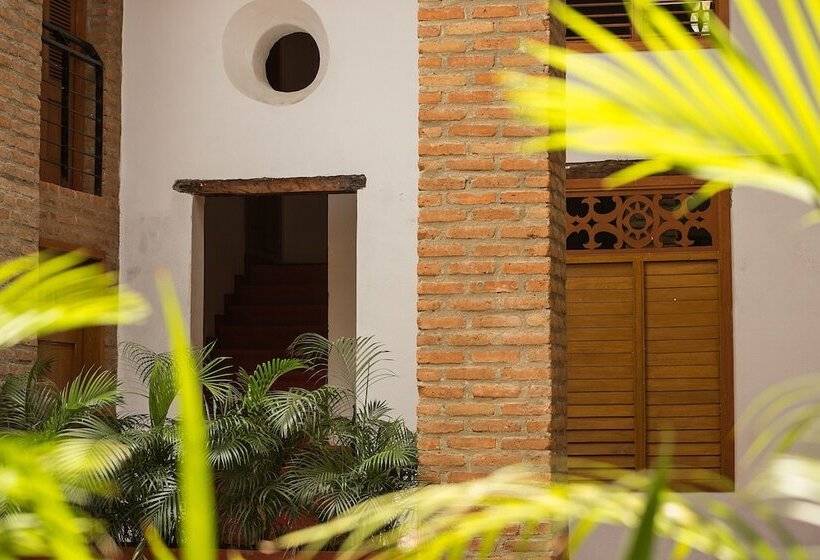 هتل Boutique Casa Carolina