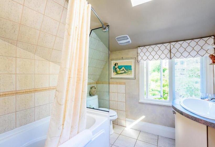 هتل Crystal S View Bed & Breakfast