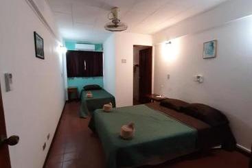 هتل Hostel Tajalín