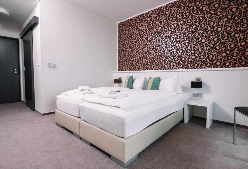 هتل K Triumf Resort