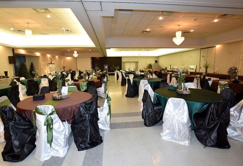 فندق Lakeland Inn