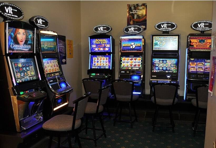 فندق Lakeland Inn