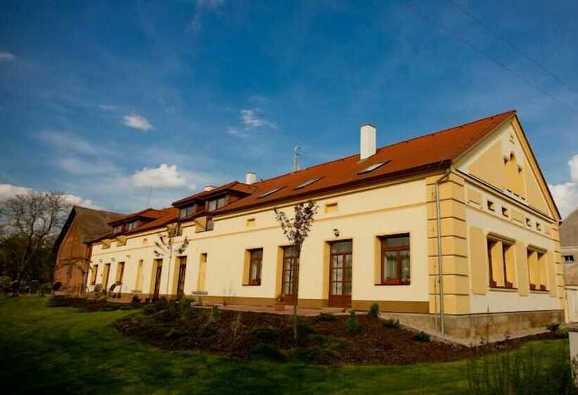 هتل Pension Smetanuv Statek