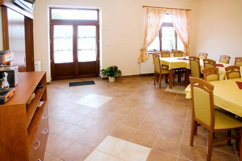 هتل Pension Smetanuv Statek