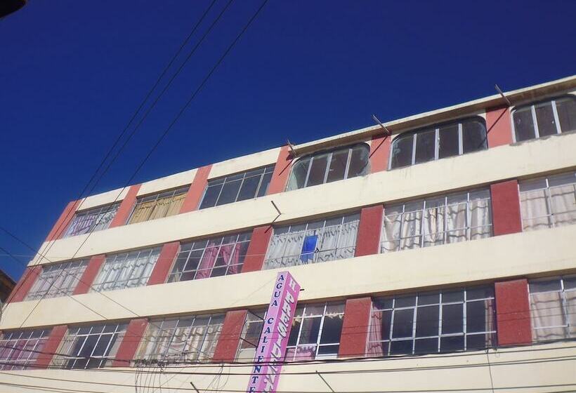 ホテル Presidente Inn   Hostel