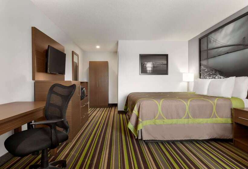 هتل Super 8 By Wyndham Windsor/dougall