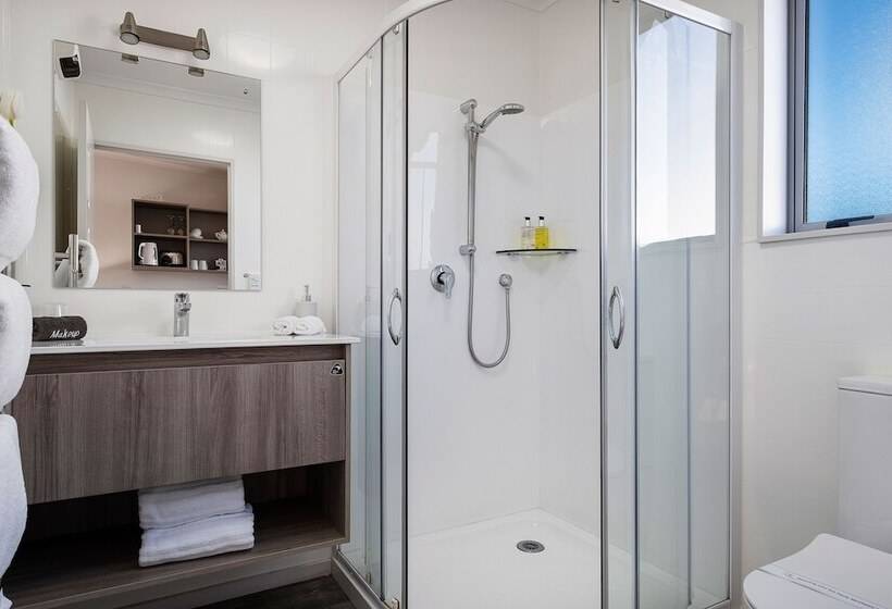 هتل Two Tree Lodge