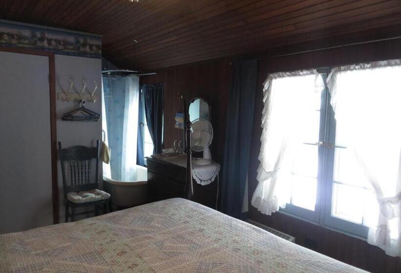 בית מלון כפרי Windspire Inn