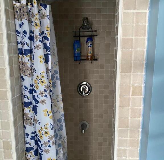 בית מלון כפרי Windspire Inn