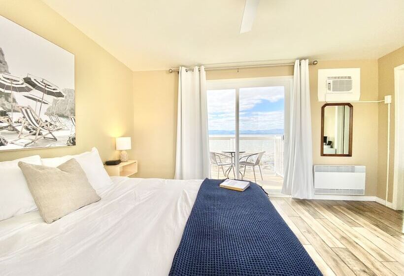 La Plage Motel