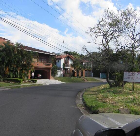 Cariari Bed & Breakfast