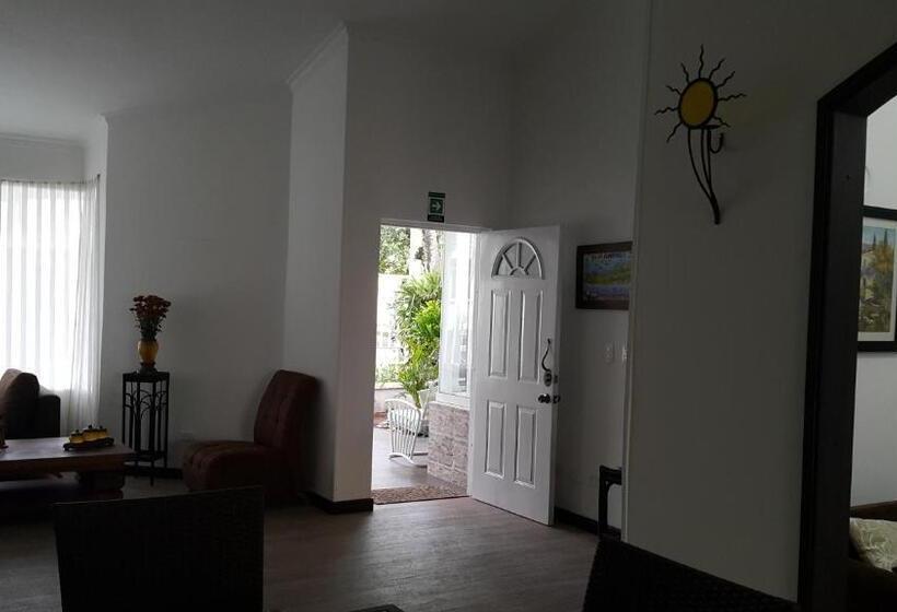 هاستل Hospedaje Solymar Sarie Bay