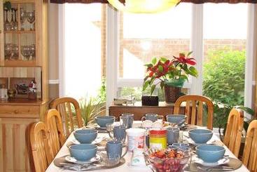 هتل Creekside B&b