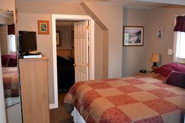 هتل Creekside B&b