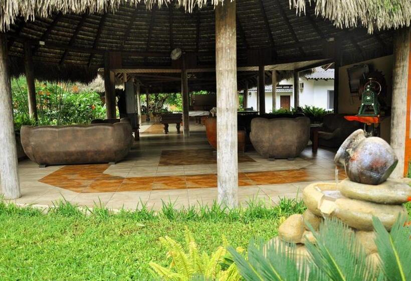 Gran Hotel De Lago   Lago Agrio