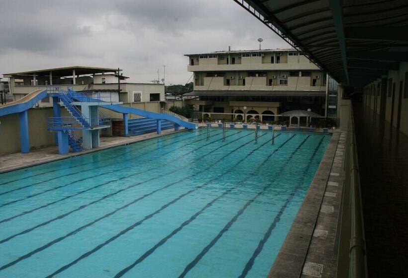 هتل Olimpico Quevedo