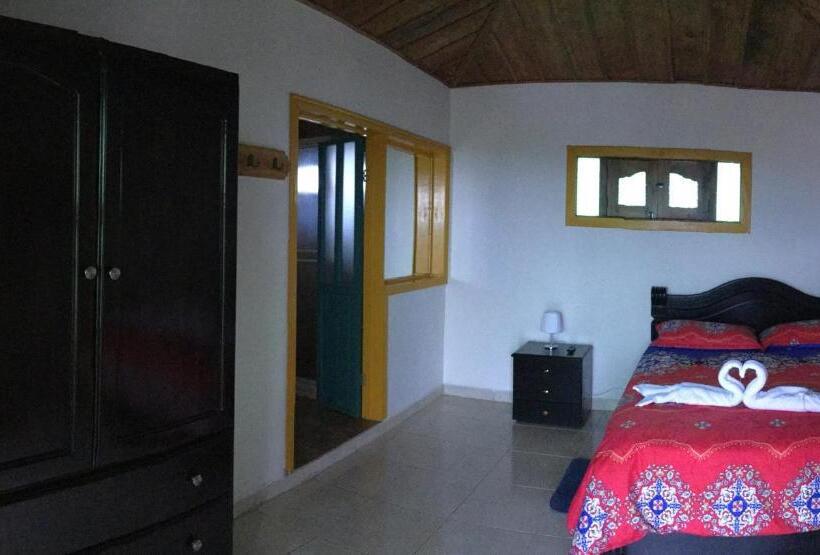 تختخواب و صبحانه Casa Pachamama