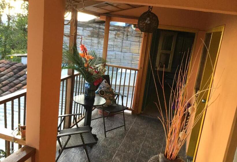 تختخواب و صبحانه Casa Pachamama