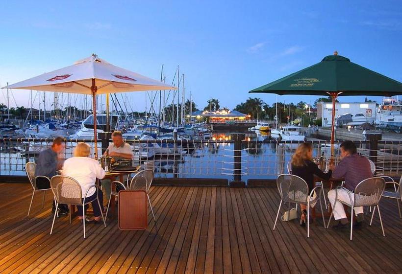فندق Bluewater Point Resort