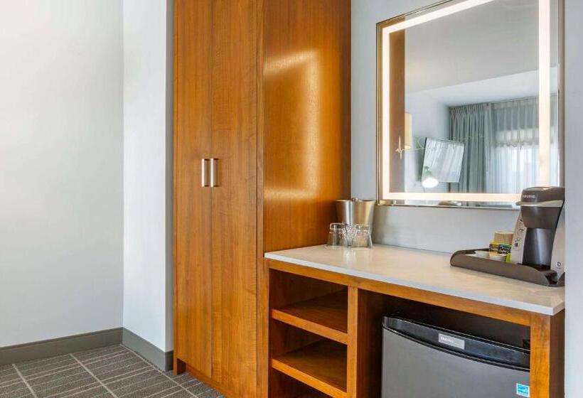 Cambria Hotel Lax