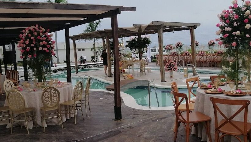 هتل Castillo Del Mar