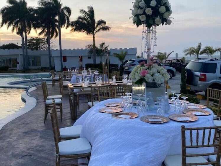 هتل Castillo Del Mar