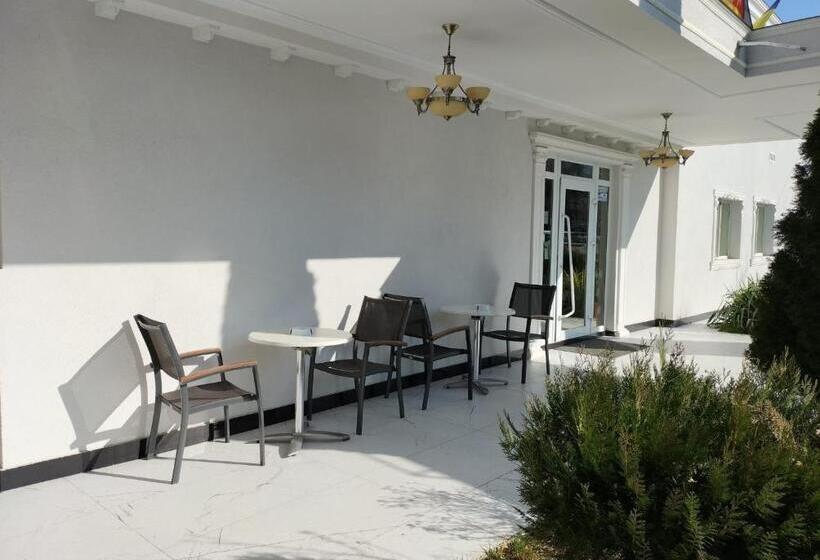 هتل Hostel Orhideea