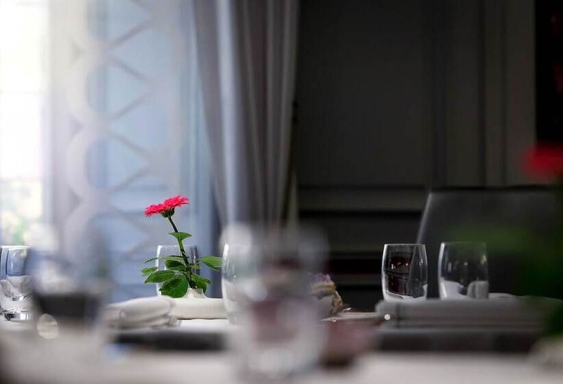 酒店 Logis Auberge Du Cheval Blanc