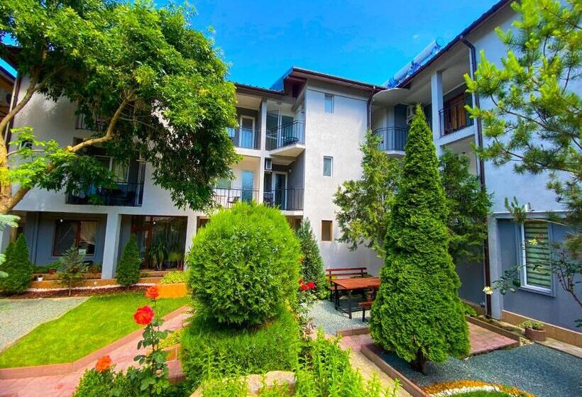 استراحتگاه Vila Casa Leul