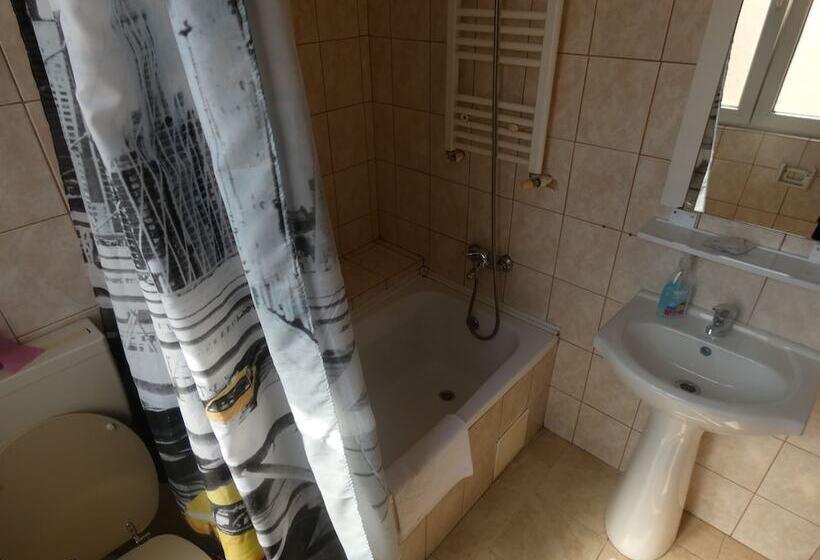 Taxi Hostel