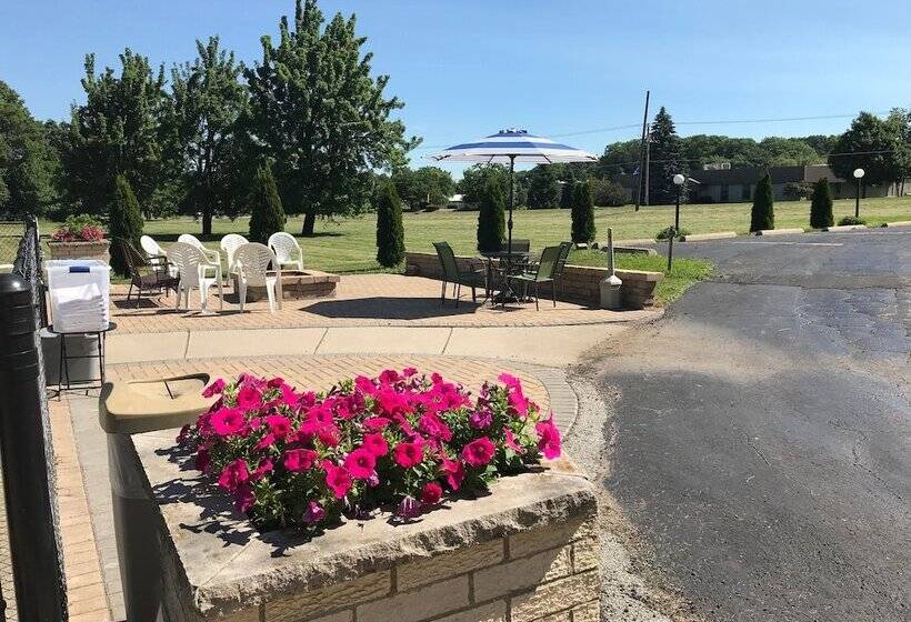 هتل Geneva Wells Inn