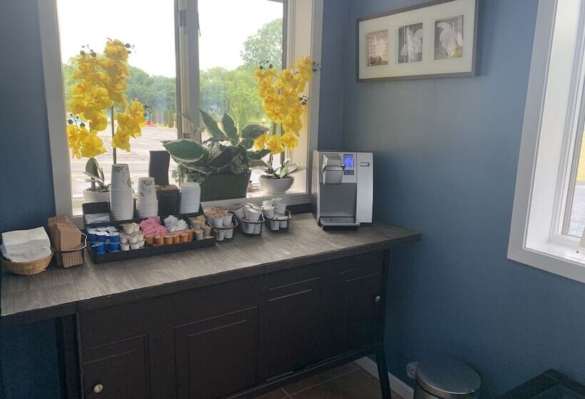 هتل Geneva Wells Inn