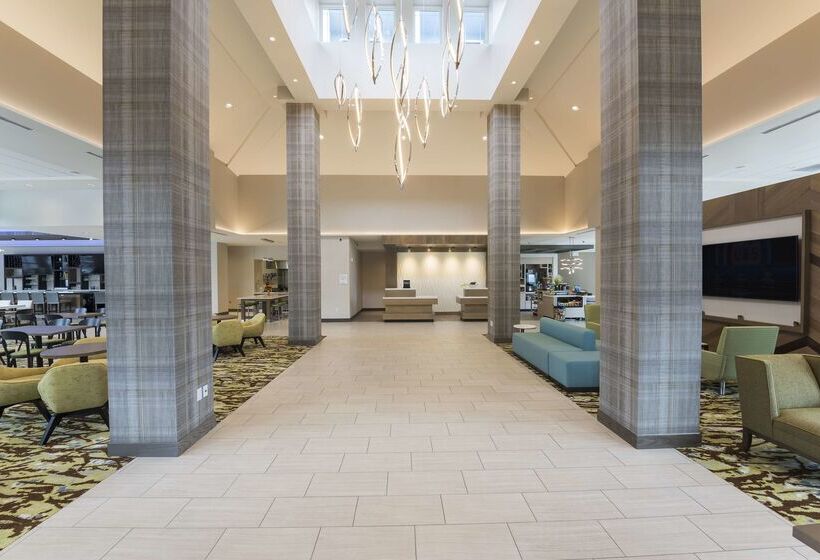 هتل Hilton Garden Inn Grand Rapids East