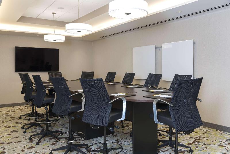 هتل Hilton Garden Inn Grand Rapids East