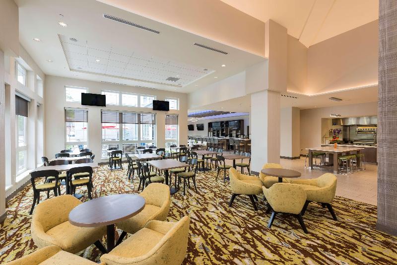 هتل Hilton Garden Inn Grand Rapids East