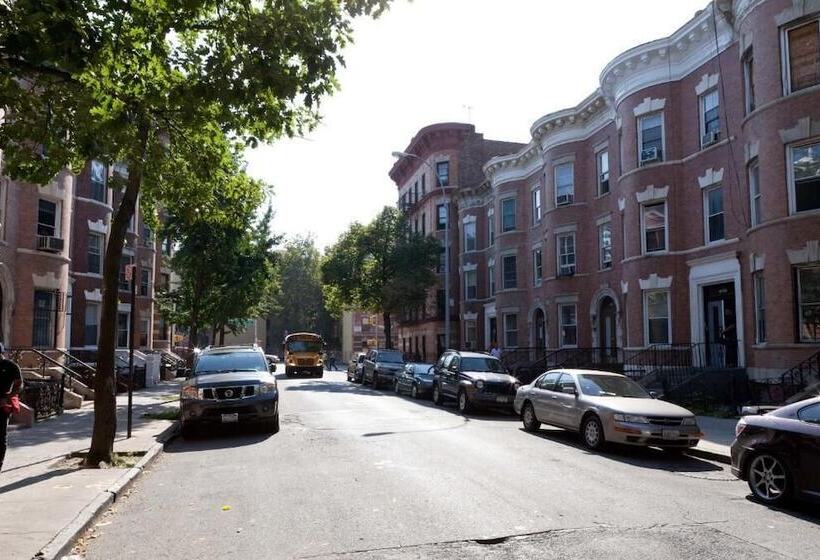 فندق Morris Guest House