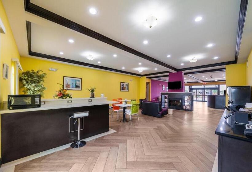 בית מלון כפרי Residency Suites