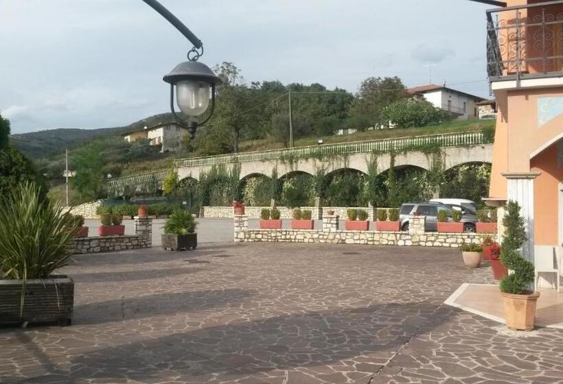 ホテル Ristorante Albergo San Michele