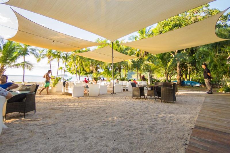 استراحتگاه Café De Playa Beach Front