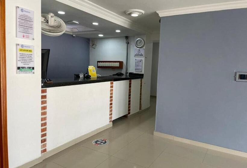 هاستل Aeromar Central